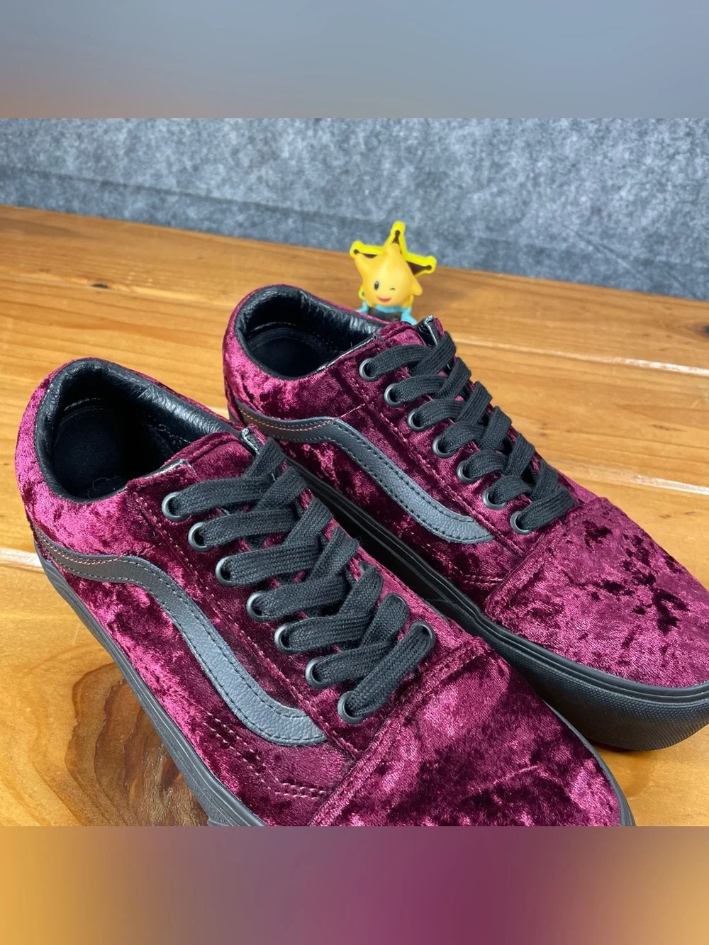 Vans Old Skool Platform Mens 7 / Womens Size 8.5 Crushed Velvet Burgundy Maroon